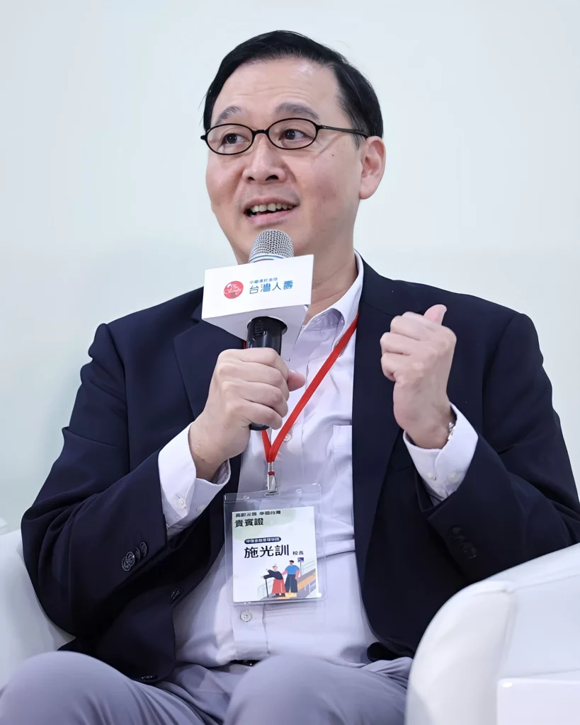 施光訓校長