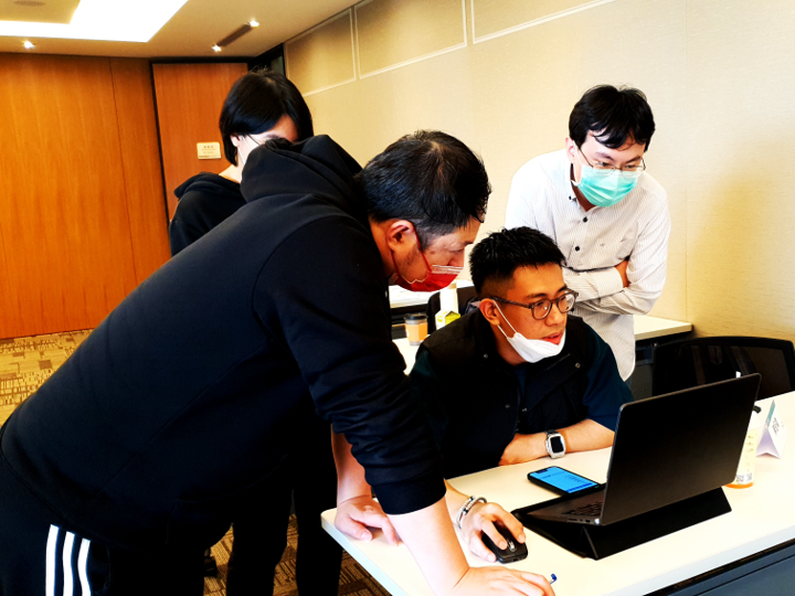 論文專案管理系統共同協作畫面