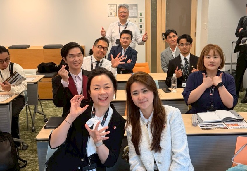 (圖說：第一組以「高鐵生活圈 × 高頻移動會員」作為導入構想，獲得企業會長肯定，認為為 APC 進入臺灣市場帶來全新啟發。)